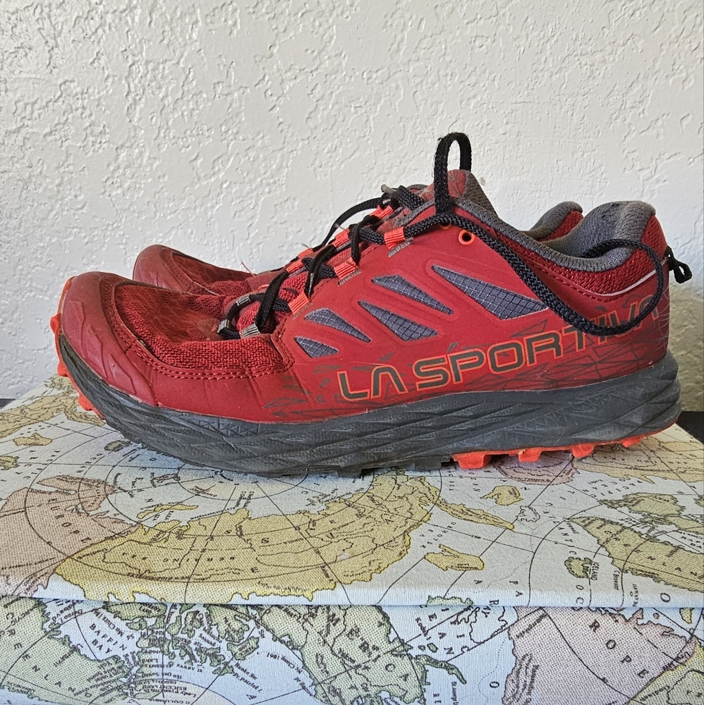 La Sportiva dark red sneakers, size 8.5‎